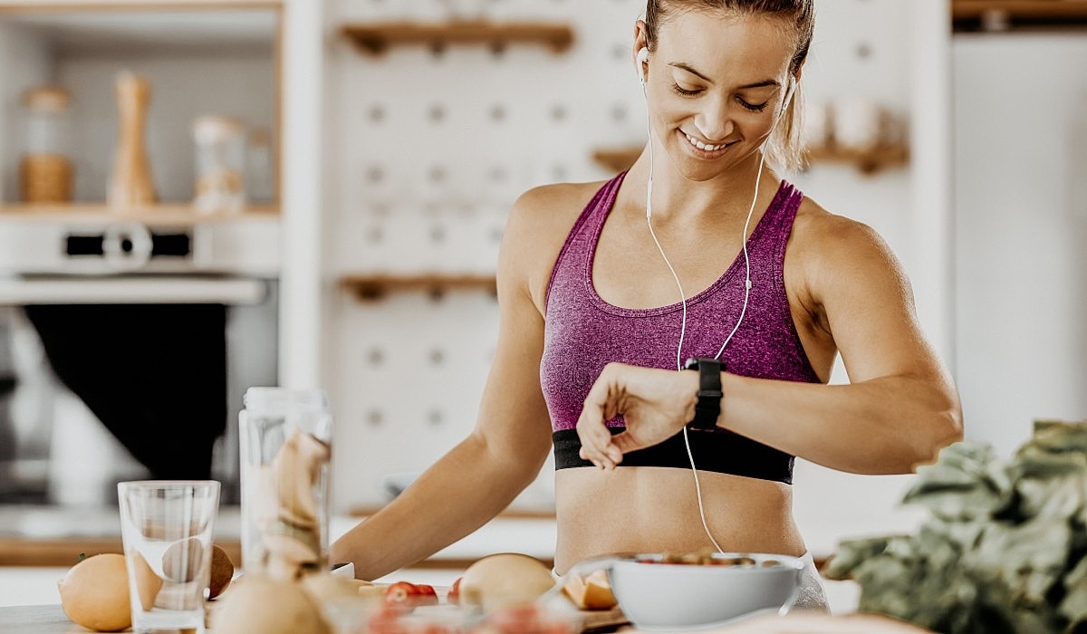 Why do I have to stop eating before plastic surgery?