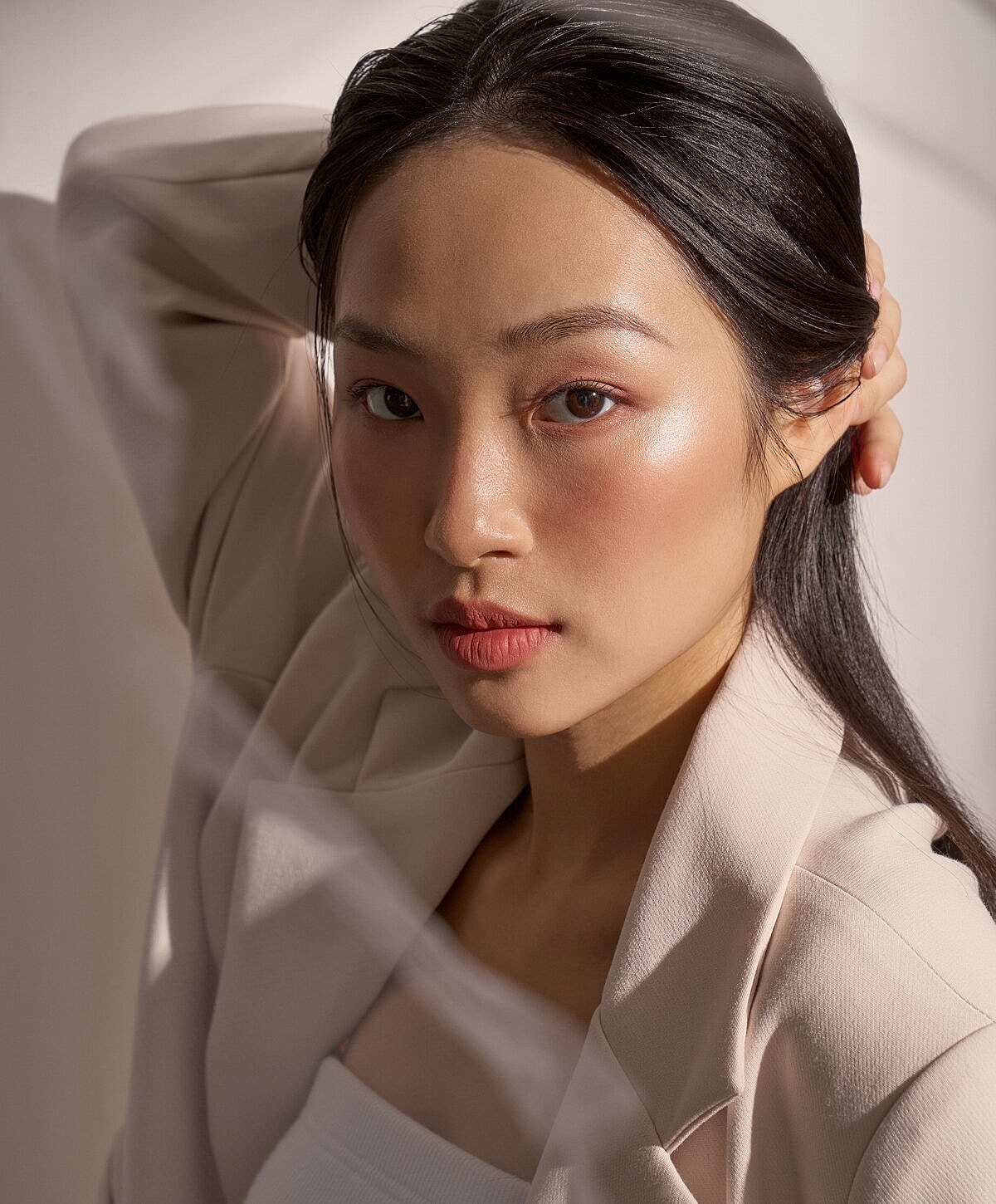 Portrait of a woman with soft makeup.