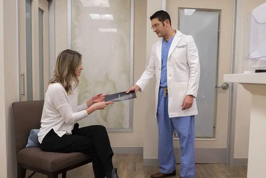 Form-Face-Body-Mastopexy-Lift-vs-Breast-Reduction